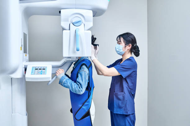 Best Emergency Tooth Extraction in Armona, CA